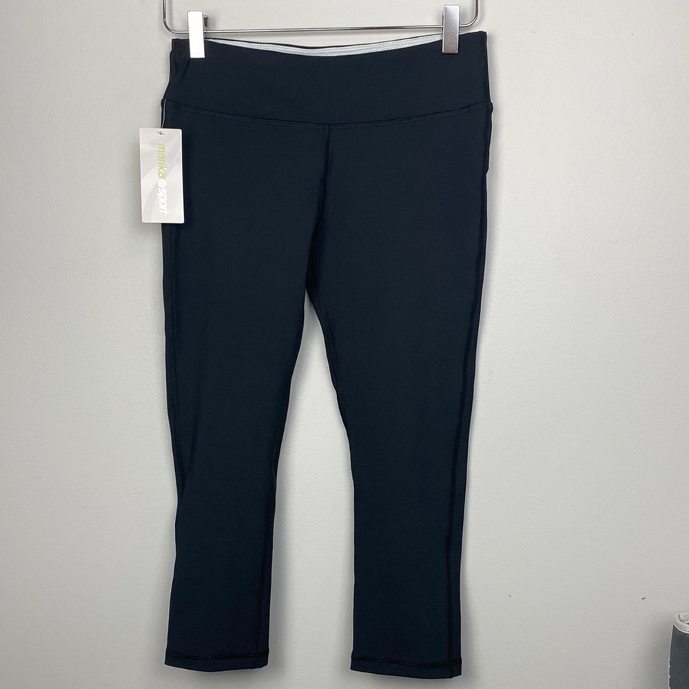 Marika Sport Capris Sz M NWT